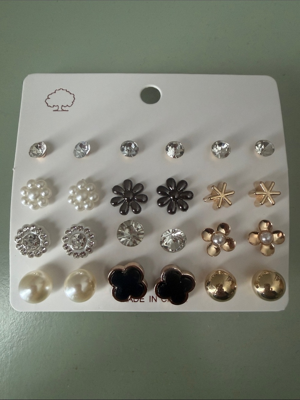 Studs Set